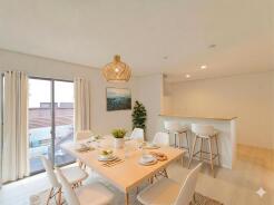 【LDK/約18帖】
対面式キッチンを配したダイニング。家族みんなの顔を合わせることが出来る団欒の空間です。
※家具はCG合成によるものです。