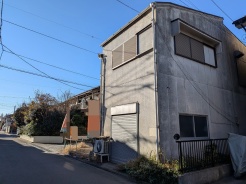 保育園が徒歩6分以内にございます。