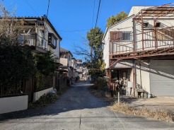 スーパーやコンビニも点在しており大変便利です。