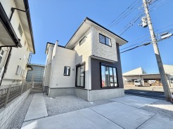 五感で感じる、現地でしかわからない事も沢山ございます。周辺環境なども一緒にご案内いたしますのでお気軽にお問合せください。