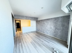 夕食の時間。家族、友人、両親、親戚との会話がより料理を美味しくしてくれる。あっという間に時間が過ぎてしまう居心地の良さは、普段はほっとする空間としてここにあります。