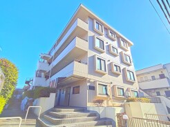 閑静な住宅街に佇む、管理体制良好マンション。