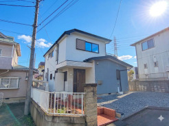 ゆったりとした敷地に建てられた広いお家。
オール電化のリフォーム済み中古住宅。