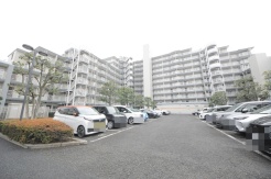 総戸数176世帯の大規模マンションです。