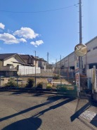 澄み渡る青空と、健やかな成長を願う空間