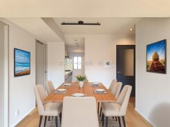 【LDK/約12.6帖】
家族団欒のダイニングにはライトニングレールを配しました。
※家具はCG合成によるものです。