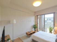 【洋室/約4.7帖】
居室4部屋中3部屋が南向き!陽当り良好です!
※家具はCG合成によるものです。