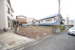 商業施設が徒歩圏内に充実、日々のお買い物も安心な環境です。