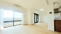 いつも家族の集まるリビングは広々とした17.5帖帖。通風・採光にも優れ、心安らぐ風と光がたえない空間。汎用性に富んだ居住スペースと、高揚感さえも与えてくれる住空間です。