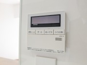 【給湯器の操作パネル】