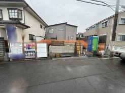 セカンドカーや来客時にも便利なカースペース2台分ございます。