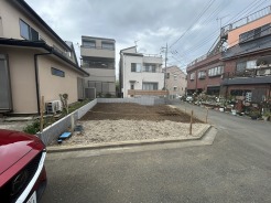 完成は8月中旬頃を予定しています。施工例の見学も出来ますのでお気軽にお問合せ下さい。