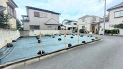 戸建てが立ち並ぶ静かな住宅街。四季折々の移り変わりを感じながら自然と楽しみ、暮らす、そんな毎日を日々の中で感じられる住環境