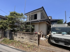 戸建てが立ち並ぶ静かな住宅街。四季折々の移り変わりを感じながら自然と楽しみ、暮らす、そんな毎日を日々の中で感じられる住環境