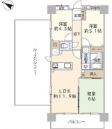 大きなルーフバルコニー付きで解放感のあるお部屋です。是非現地でご覧になってみて下さい。
