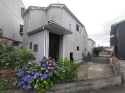 商業施設が徒歩圏内に充実、日々のお買い物も安心な環境です。
