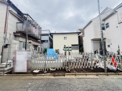 カースペースは1台駐車できます。車庫の出し入れのしやすさなど、実際に現地にてご確認ください。