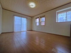 リビングは家具の配置も思いのまま。自由度が高い設計です。