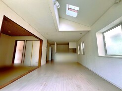 リフォームプランあります。家族、友人との会話がより料理を美味しくしてくれる。あっという間に時間が過ぎてしまう居心地の良さは、普段はほっとする空間としてここにあります。