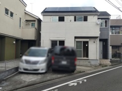 南道路に面しており日中もたくさんの陽が入ります。風通りや周辺環境など実際に現地にてご確認ください。