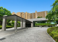 西武池袋線「ひばりヶ丘」駅から徒歩12分!
総戸数560戸の大規模レジデンス。