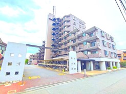 五感で感じる、現地でしかわからない事も沢山ございます。
周辺環境なども一緒にご案内いたしますのでお気軽にお問合せください。