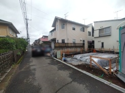 カースペースは1台駐車できます。車庫の出し入れのしやすさなど、実際に現地にてご確認ください。