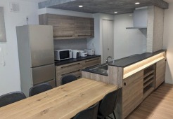 家族が一番集まる場所だから広々としつつも素敵な空間であって欲しい。皆がくつろぐリビングからキッチンまでが一つに繋がる空間。