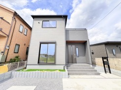 閑静な住宅地で、小さなお子様がいるご家族にも安心。