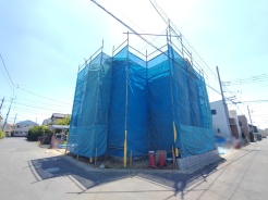 ついに建物が上棟しました。