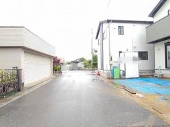 落ち着いた住環境が広がる周辺の街並みは、日々の暮らしに安らぎを感じさせてくれる穏やかな空気に包まれています。