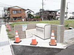 周辺環境と調和する、日々の暮らしに欠かせない施設が整った利便性の高い立地です。