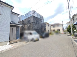 穏やかな住宅地の中にあり、落ち着いた雰囲気の中で日々の暮らしを育むことができる住環境です。