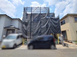 現在リフォーム中で、新しく生まれ変わる再生住宅です。