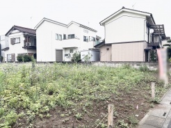 周辺環境と静かに調和する、開放感に満ちたゆとりある敷地が暮らしの可能性を広げます。