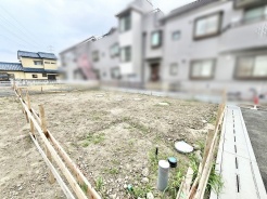 理想の暮らしをゼロから描き出せる、ゆとりある敷地が広がっています。