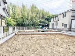周囲の緑や静かな住環境と調和しながら、理想の暮らしを描ける広々とした敷地です。