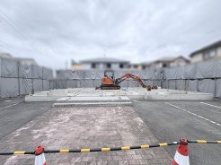 新しい暮らしの基盤が整えられ、これから理想の住まいが形作られていく期待感に満ちた空間です。