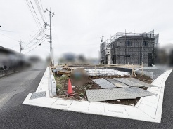 新しい暮らしの始まりを描く、穏やかな空気感に包まれた開放的な敷地です。