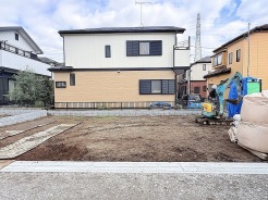周辺環境の落ち着いた雰囲気に包まれた、これからの新しい暮らしの可能性が広がる穏やかな空間。