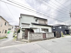 落ち着いた色調に囲まれた、穏やかな日常が送れる住まい。