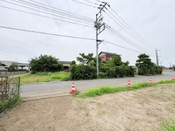 穏やかな時間が流れる落ち着いた環境で、日々の暮らしに安らぎを感じられるゆとりある土地です。