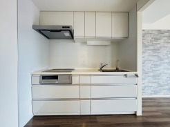 快適な新生活を迎えられそうな、新品のキッチンです。