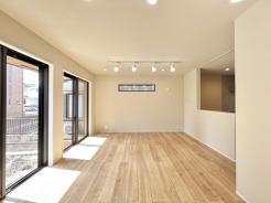 リビング空間にこだわりたい方に、見ていただきたい住宅です。広さは17.2帖です。