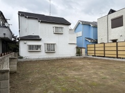 周囲の落ち着いた景観に馴染む、ゆとりある敷地が日々の暮らしの可能性を広げます。