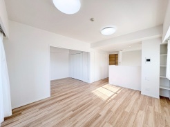 家族が自然に集りそうな広さが魅力のLDK。