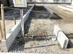 カースペース縦列2台分確保しました。