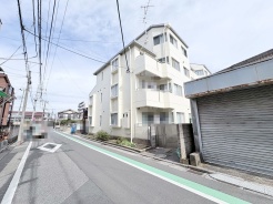 街並みに調和する、穏やかな雰囲気の住まい