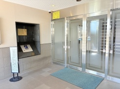 オートロック付きのエントランスです。