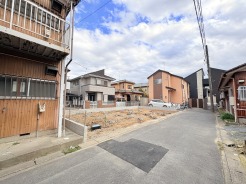 奥まった立地ながら、その分通行人等の目にも触れにくい建物配置。